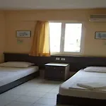 Saffron Aparthotel 3*