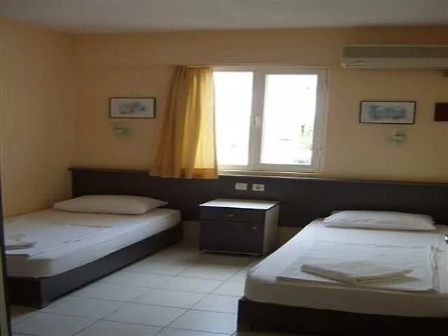 Saffron Aparthotel 3*