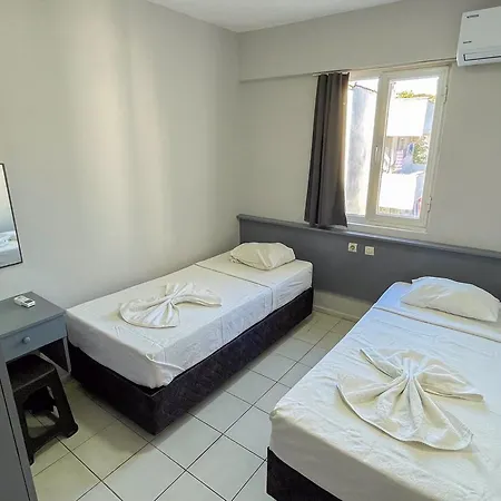 Aparthotel Saffron 3*