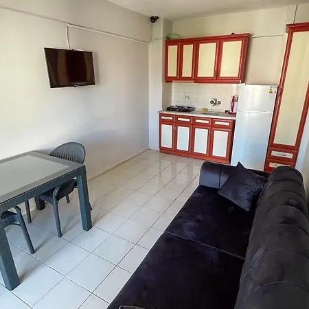 Saffron Aparthotel 3*