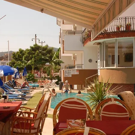 Aparthotel Saffron 3*